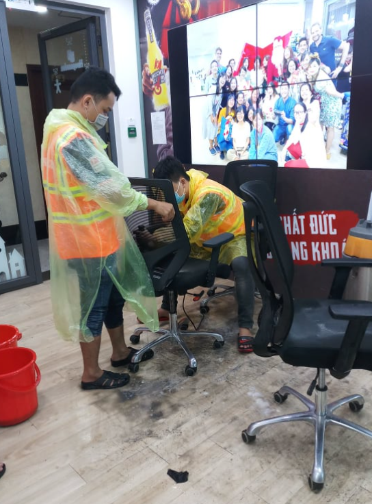 Dịch vụ vệ sinh công nghiệp - Công Ty TNHH Phát Triển Thương Mại Dịch Vụ Cường Phát